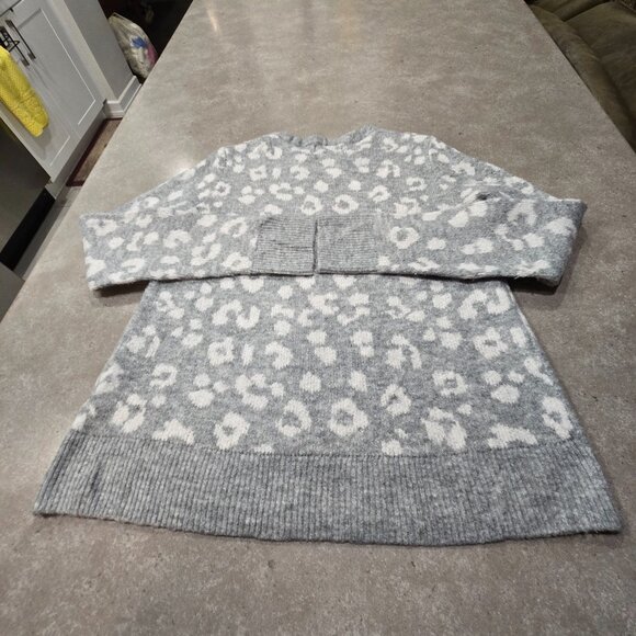 OLD NAVY Women's Grey White Leopard Print Long Sleeves Pullover Sweater - Medium - Picture 12 of 13